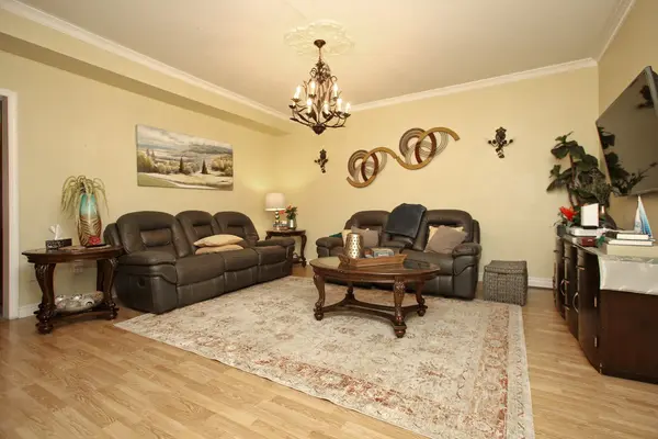 Mississauga, ON L5W 1E1,6565 Song Bird CRES