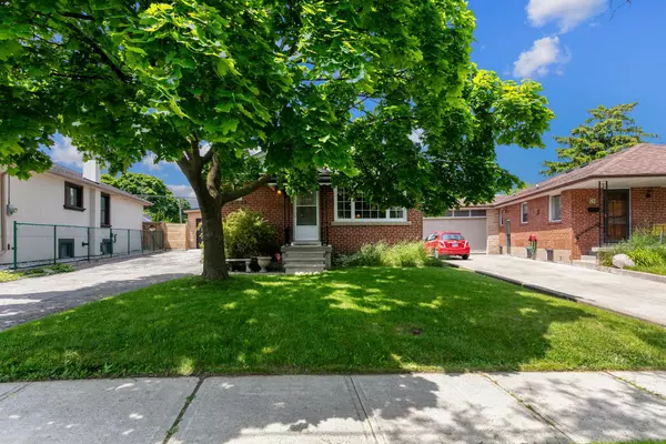 Toronto W10, ON M9W 2C3,14 Stavely CRES