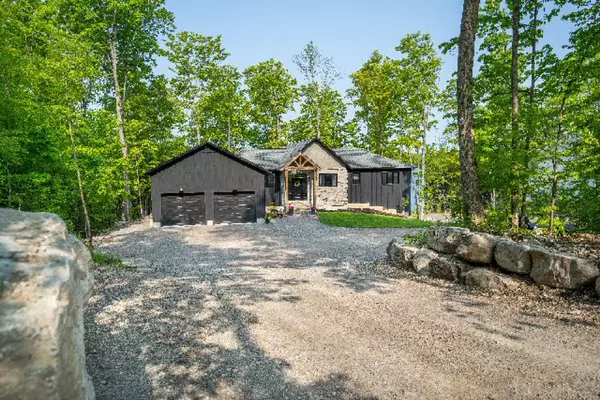 Smith-ennismore-lakefield, ON K0L 1J0,22 Rory DR