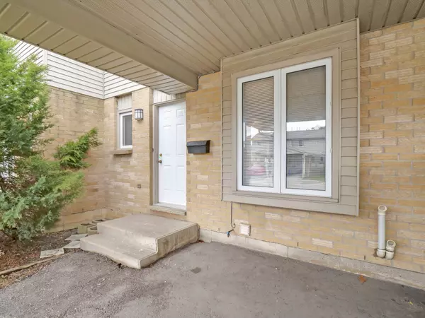 London, ON N6E 3R8,55 Ashley CRES #34