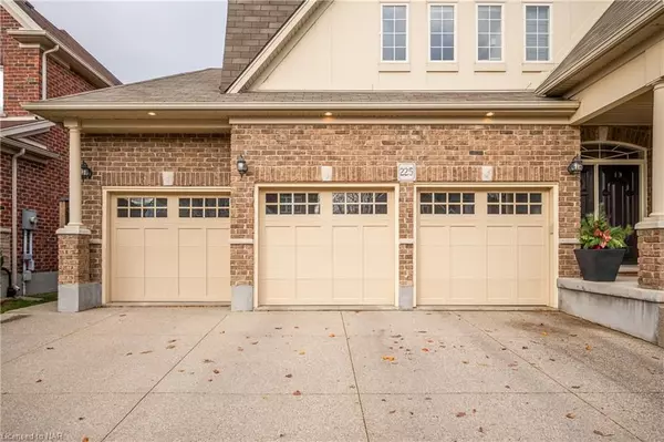 Kitchener, ON N2A 4M2,225 EDGEWATER CRES