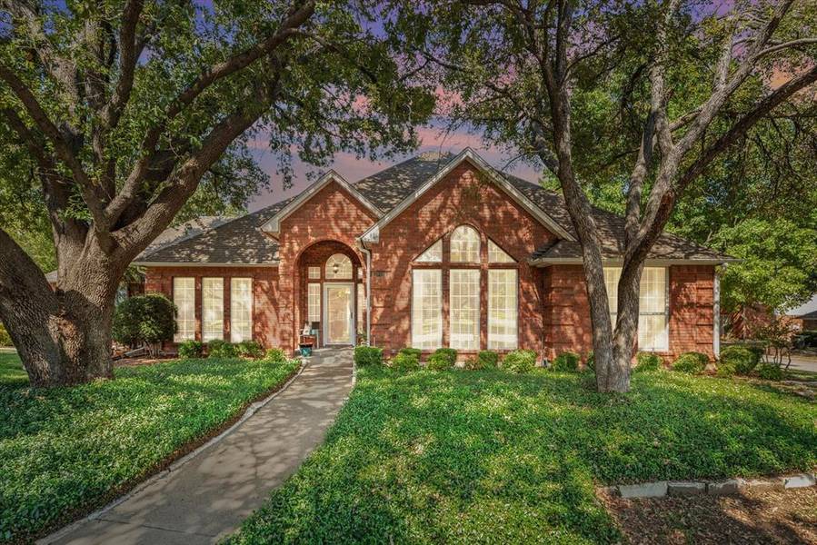 3801 Cross Bend Drive, Arlington, TX 76016