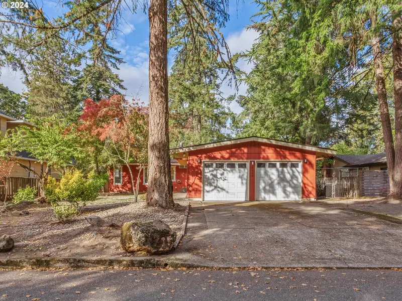 5325 OAKRIDGE RD, Lake Oswego, OR 97035