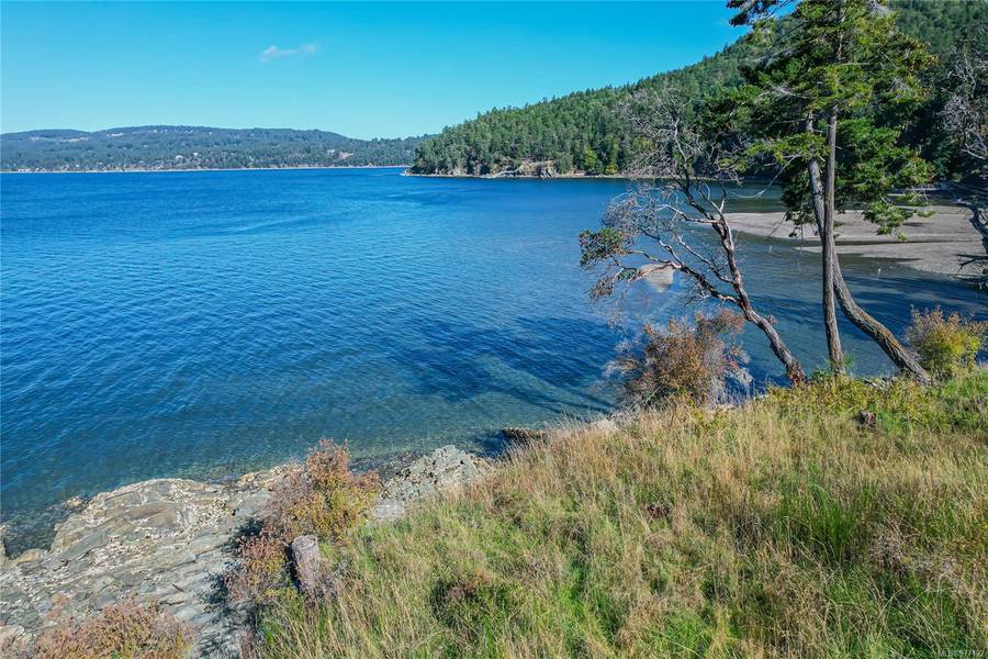 128 Narrows West Rd, Salt Spring, BC V8K 0A3