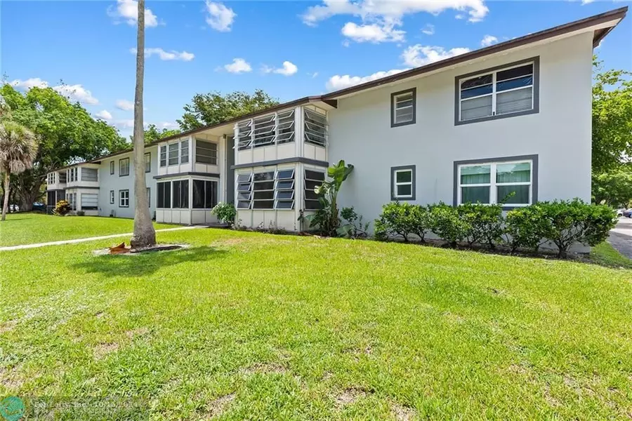 355 W Laurel Dr  #3N, Margate, FL 33063