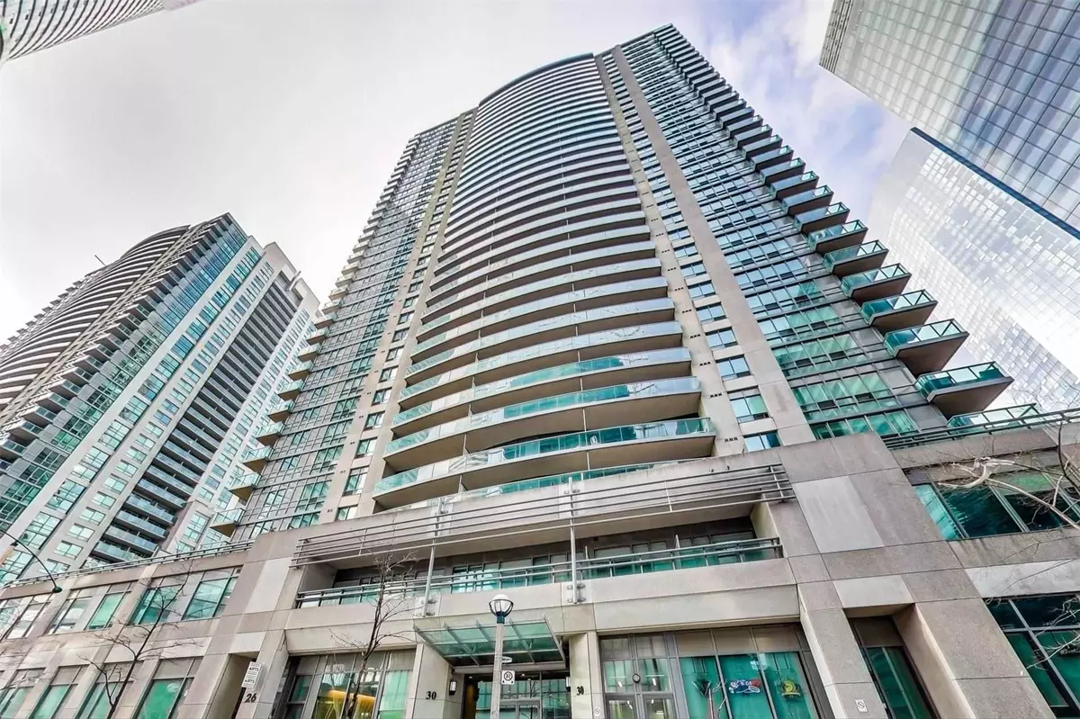 Toronto C01, ON M5J 3A4,30 Grand Trunk CRES #1506