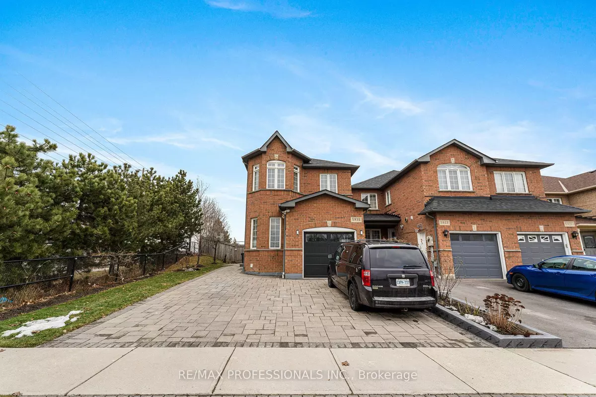 Mississauga, ON L5V 2T8,5935 Stonebriar CRES