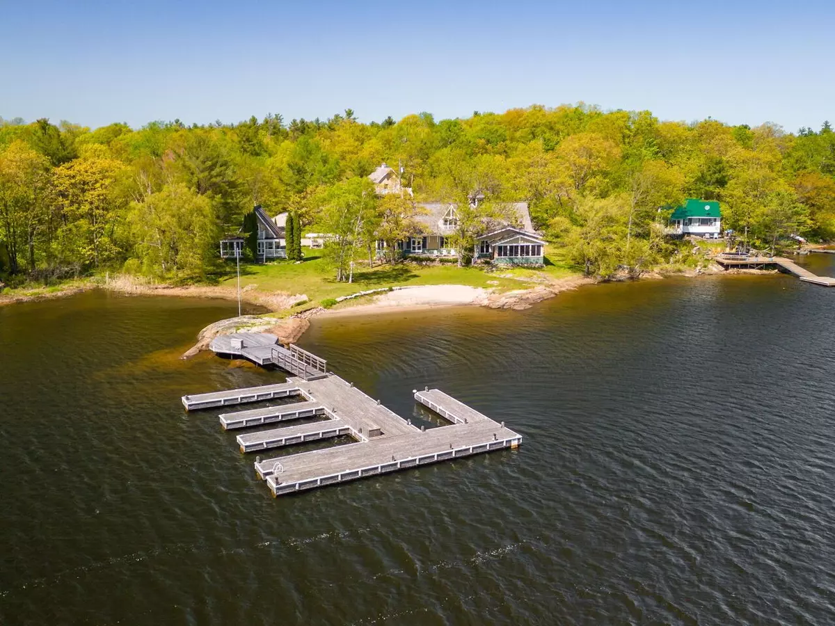 Georgian Bay, ON L0K 1S0,165 Koetsier LN