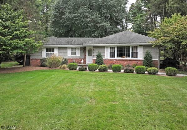 12 Echo Ridge Rd, Upper Saddle River Boro, NJ 07458