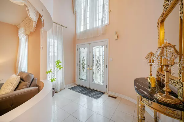 Mississauga, ON L5V 2B6,5091 Silverwater Mill CRES