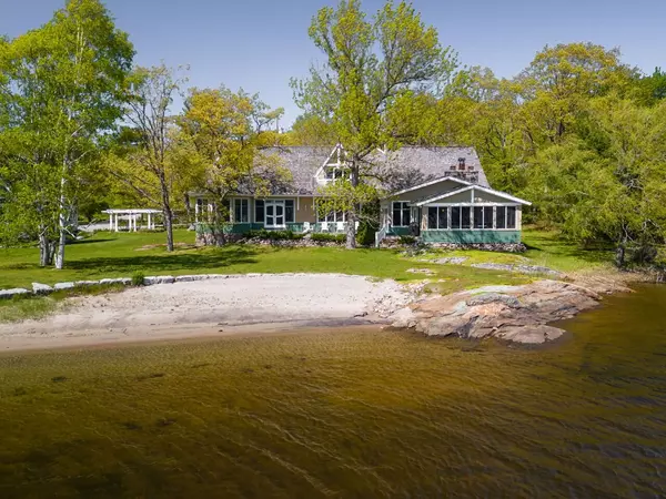 Georgian Bay, ON L0K 1S0,165 Koetsier LN