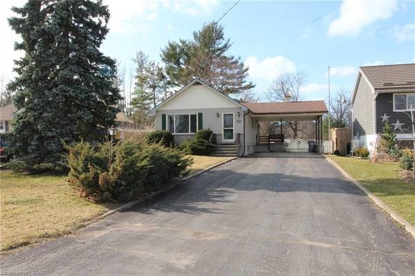 Lambton Shores, ON N0M 1T0,37 ORCHARD RD