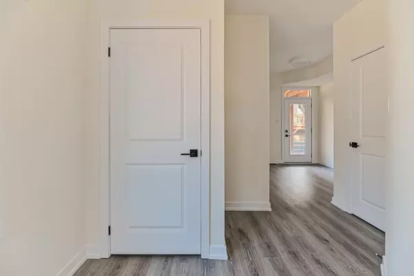 Cambridge, ON N1R 9J9,10 Birmingham DR #131