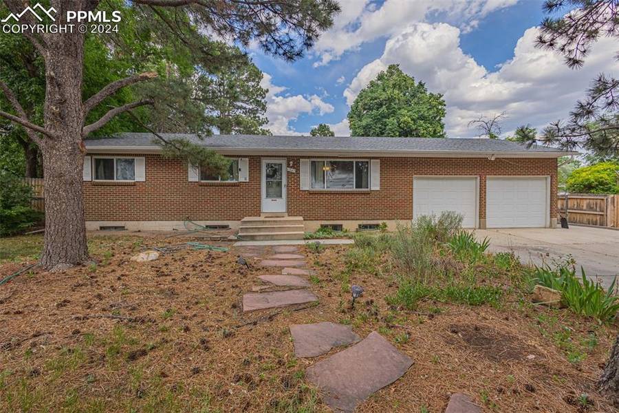 1347 Doyle PL, Colorado Springs, CO 80915