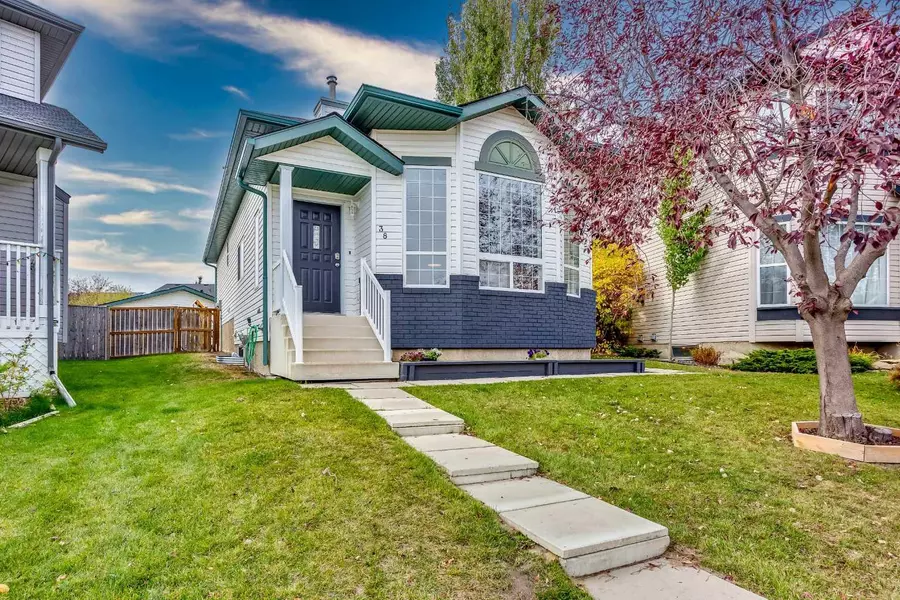 38 Coville SQ Northeast, Calgary, AB T3K 5E4