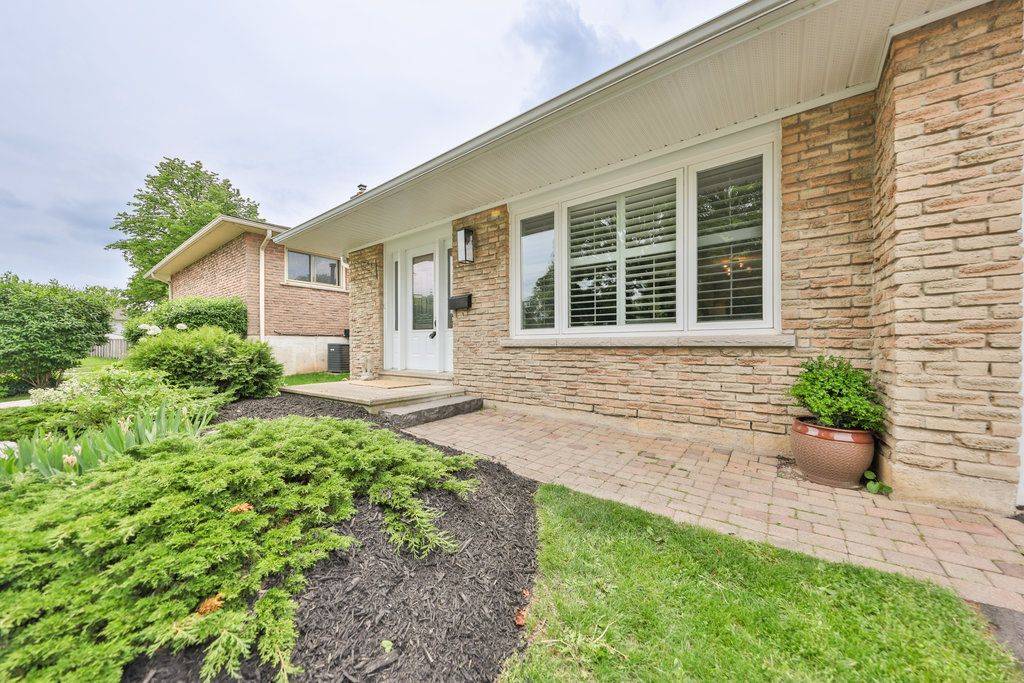 Burlington, ON L7M 1L3,3115 Palmer DR
