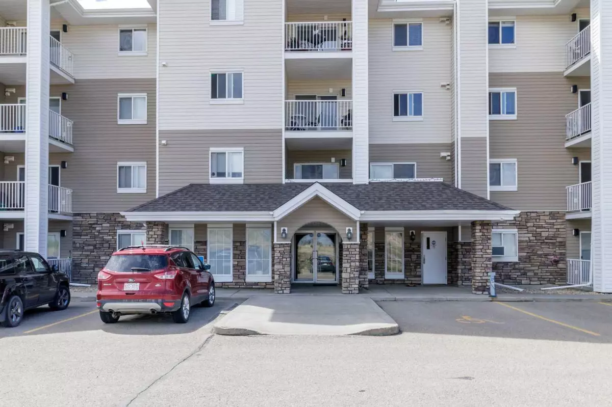 Sylvan Lake, AB T4S 0G9,3 Broadway Rise #113