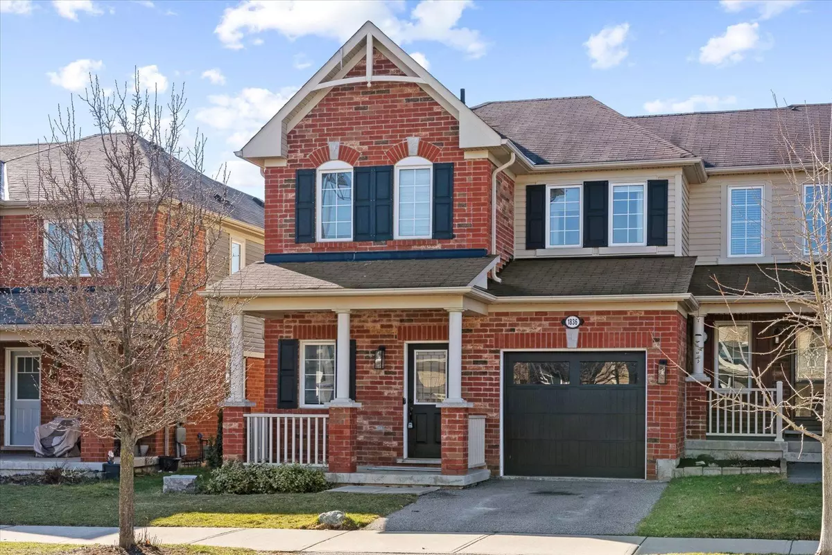 Pickering, ON L1X 0A4,1836 Liatris DR