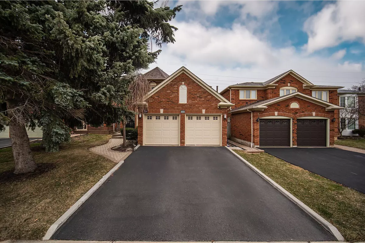 Mississauga, ON L5M 4K4,2566 Ambercroft TRL