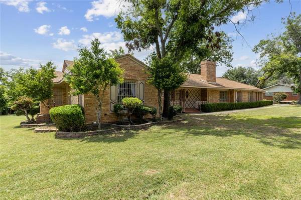 1704 Martel Avenue, Fort Worth, TX 76103