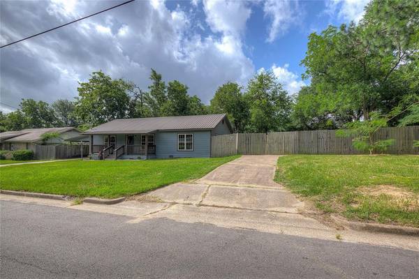 606/608 Bellview Street, Sulphur Springs, TX 75482