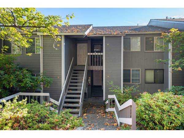 Lake Oswego, OR 97035,44 EAGLE CREST DR #15