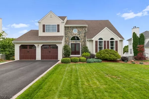 4 Player Pl, Mount Olive Twp., NJ 07836