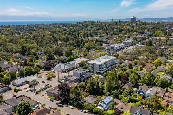 Victoria, BC V8R 0B1,1916 Oak Bay Ave #403