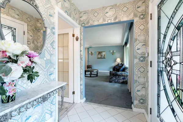 Toronto C06, ON M3H 4S1,32 Beaver Valley RD