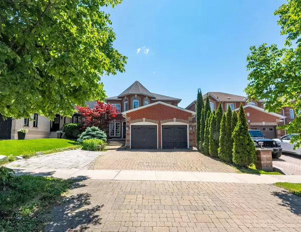 York, ON L6A 2T3,39 Rosanna CRES