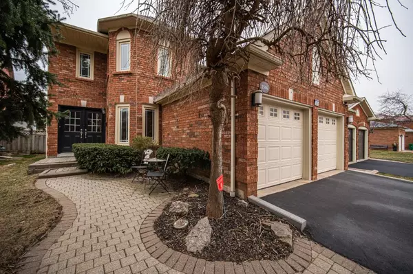 Mississauga, ON L5M 4K4,2566 Ambercroft TRL