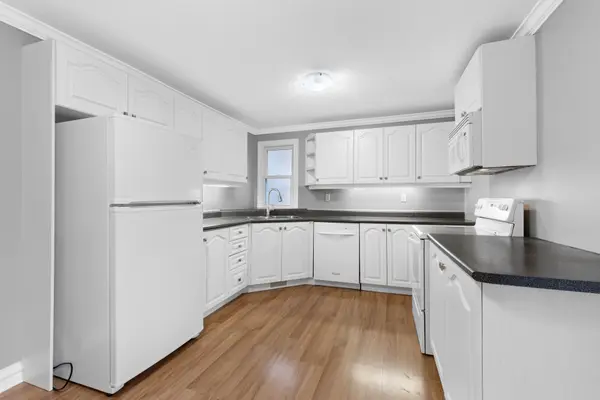 London, ON N5W 2V6,43 Burslem ST