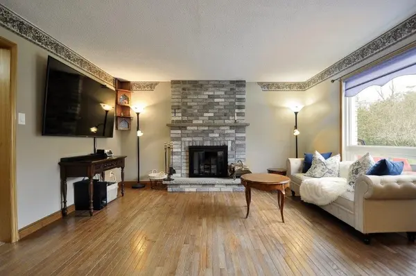 Cambridge, ON N1T 1G2,69 Benn DR