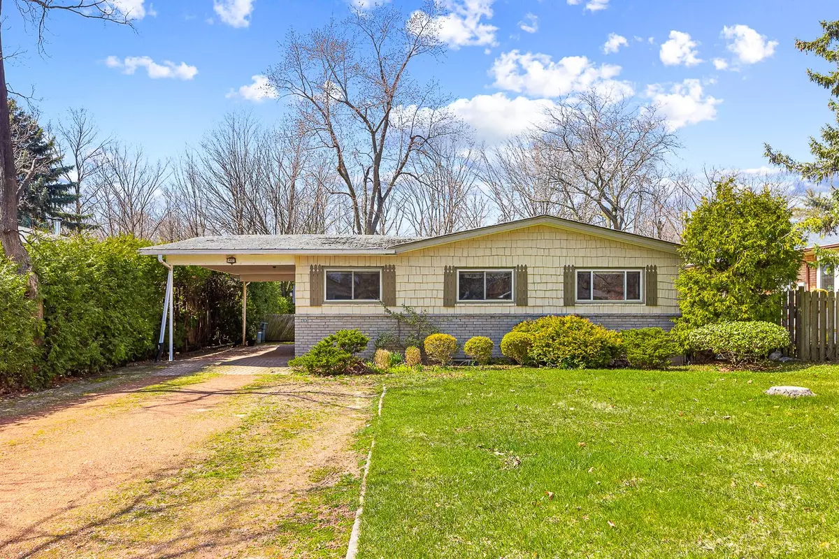 Oakville, ON L6H 1P2,493 Grand BLVD