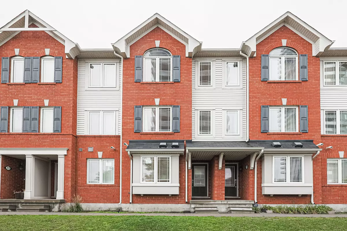 Brampton, ON L6W 0B1,50 Hillcrest AVE #21