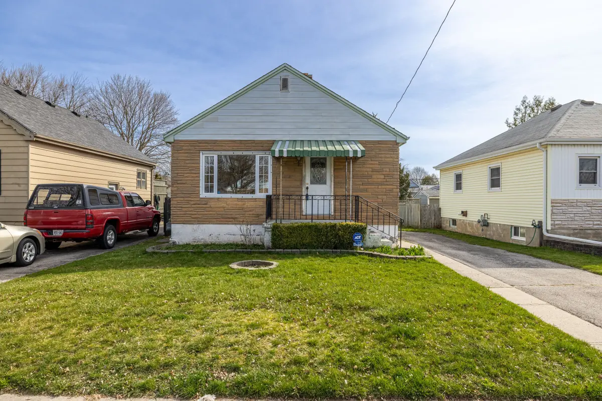 London, ON N5Z 2T5,62 Elgin ST