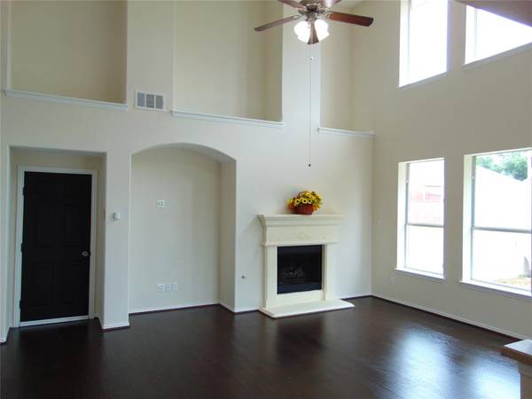 Desoto, TX 75115,1500 Brownstone