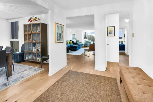 Toronto C09, ON M4W 3M4,278 Bloor ST E ##1302