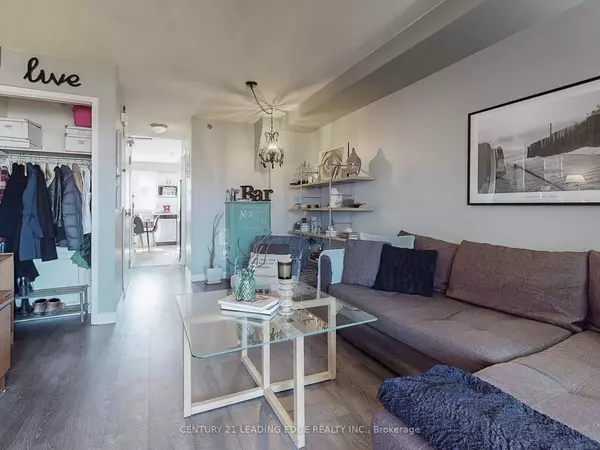 Toronto E04, ON M1K 2B2,593 KENNEDY RD #26