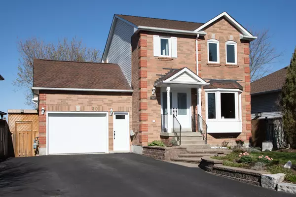 East Gwillimbury, ON L0G 1M0,30 Robert Hunter CRES