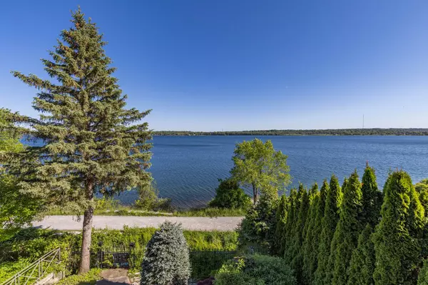 Barrie, ON L4M 1B8,37 Kempenfelt DR