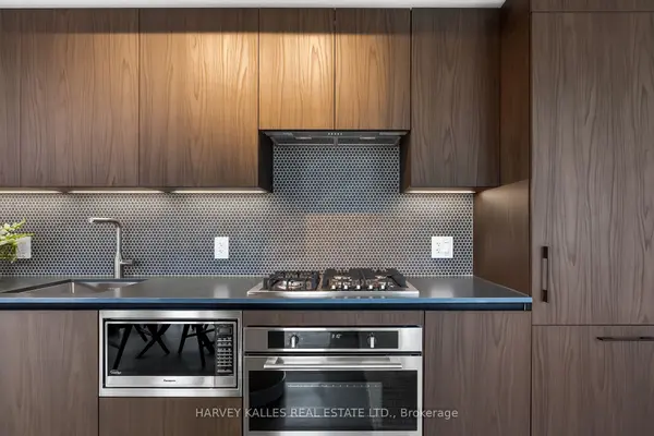 Toronto W02, ON M6P 1Y2,2720 Dundas ST W #308