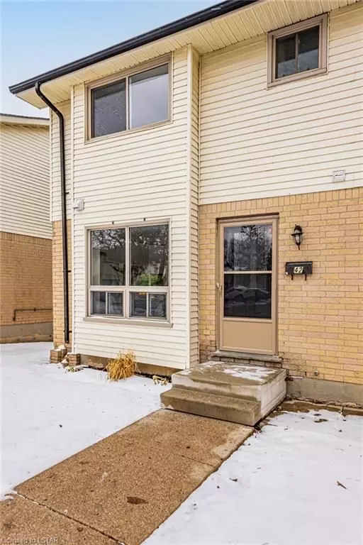 London, ON N6C 5K3,355 SANDRINGHAM CRES #42