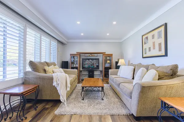 Grimsby, ON L3M 3R5,29 Diana AVE