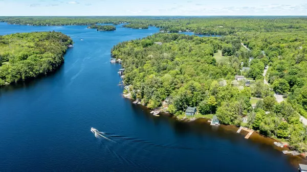 Muskoka Lakes, ON P0B 1J0,1108 Milford Bay RD