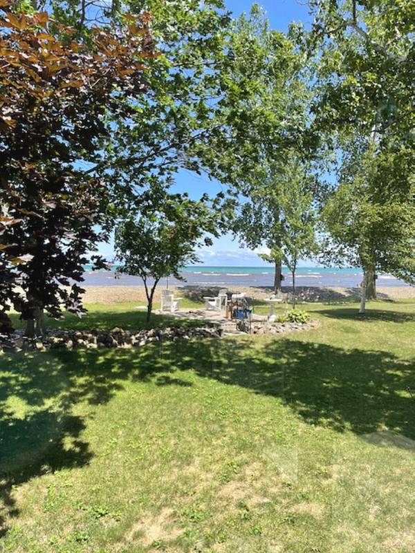 Lambton Shores, ON N0N 1J2,9905 Lake RD N