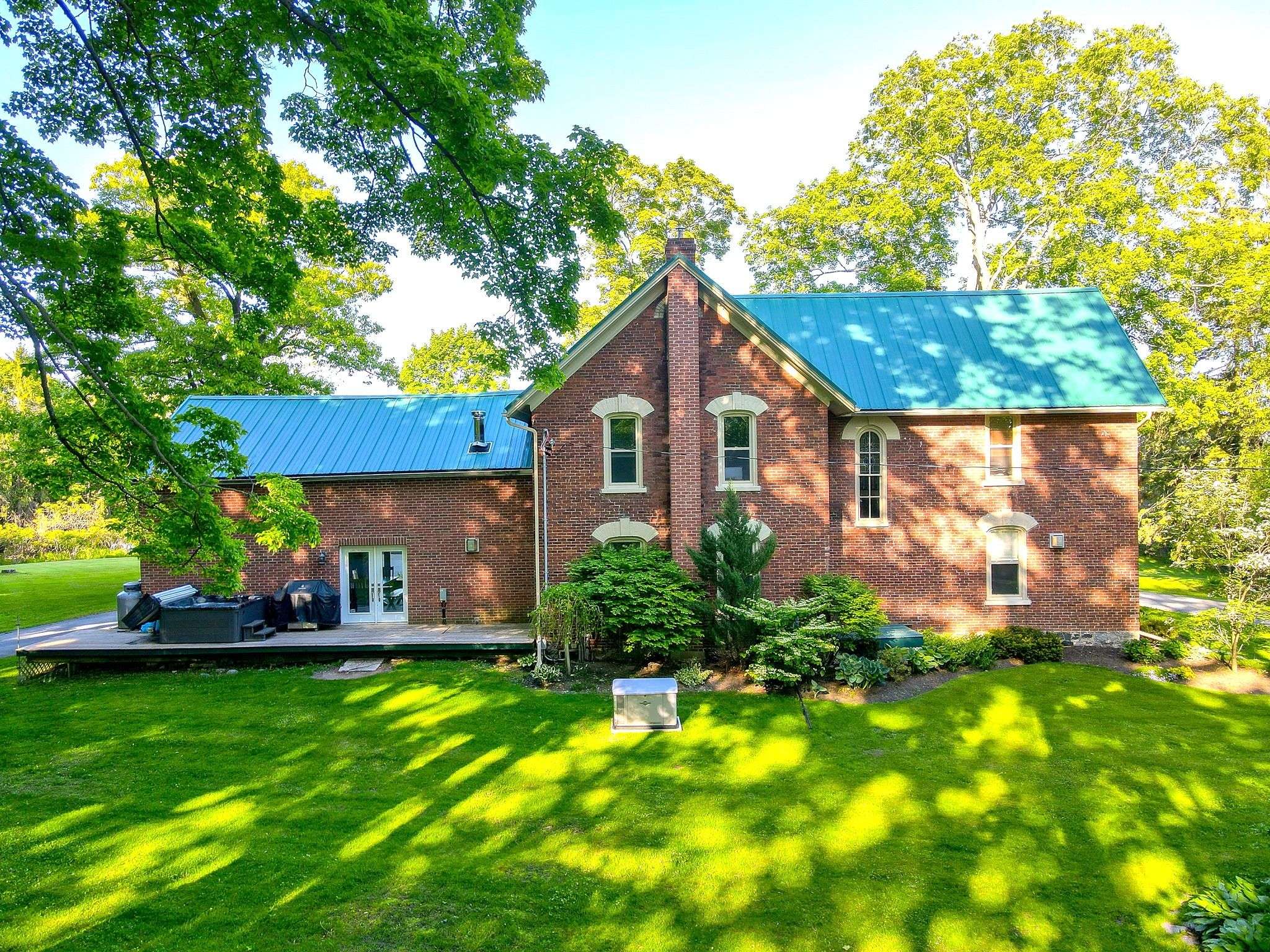 Brighton, ON K0K 1H0,61 Simpson ST