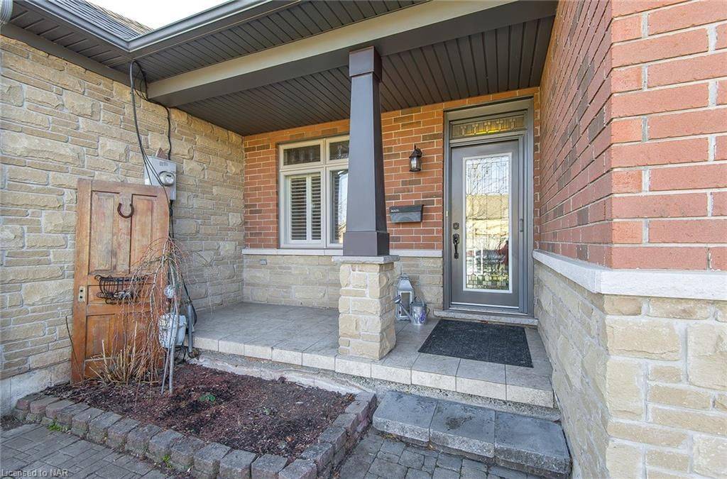 Grimsby, ON L3M 5S5,22 CONRAD PL