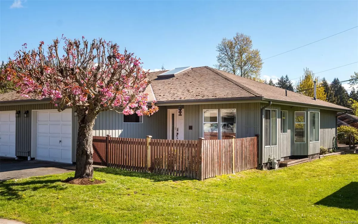 Salt Spring, BC V8K 2R6,235 Park Dr #4