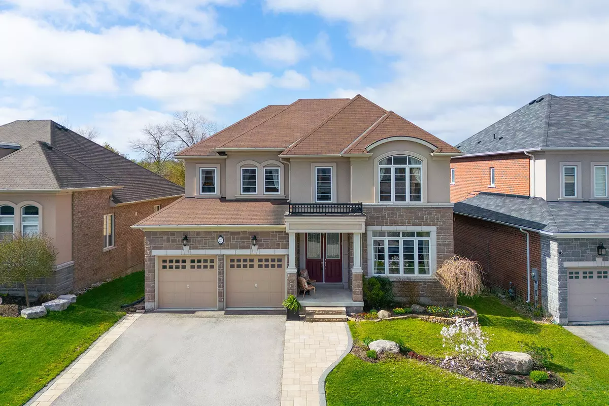 East Gwillimbury, ON L0G 1M0,23 Manor Forest RD